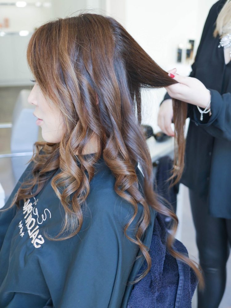 färben frisör locken