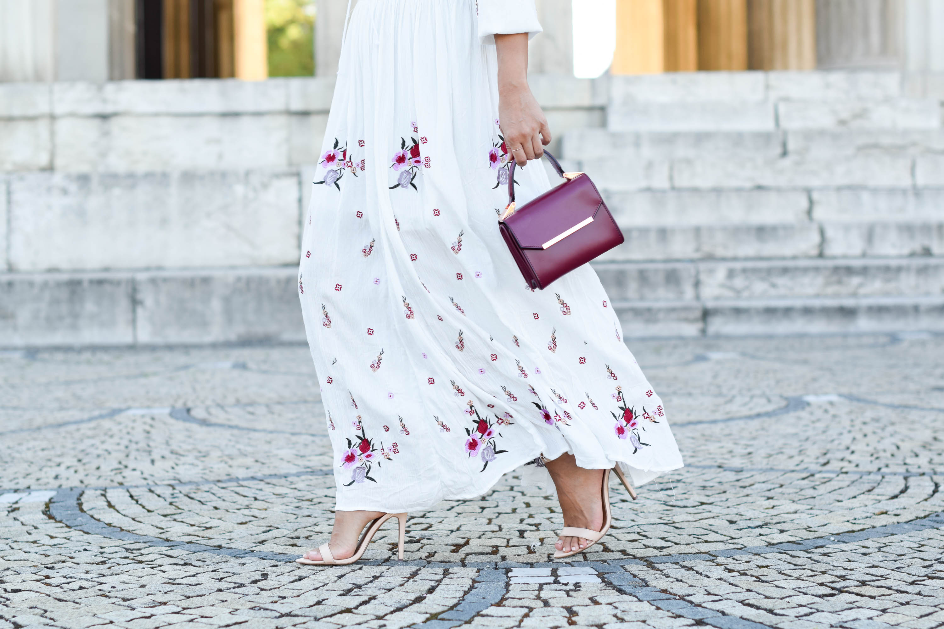 theclassycloud-chicwish-floral-maxi-dress-nude heels (3 von 5)
