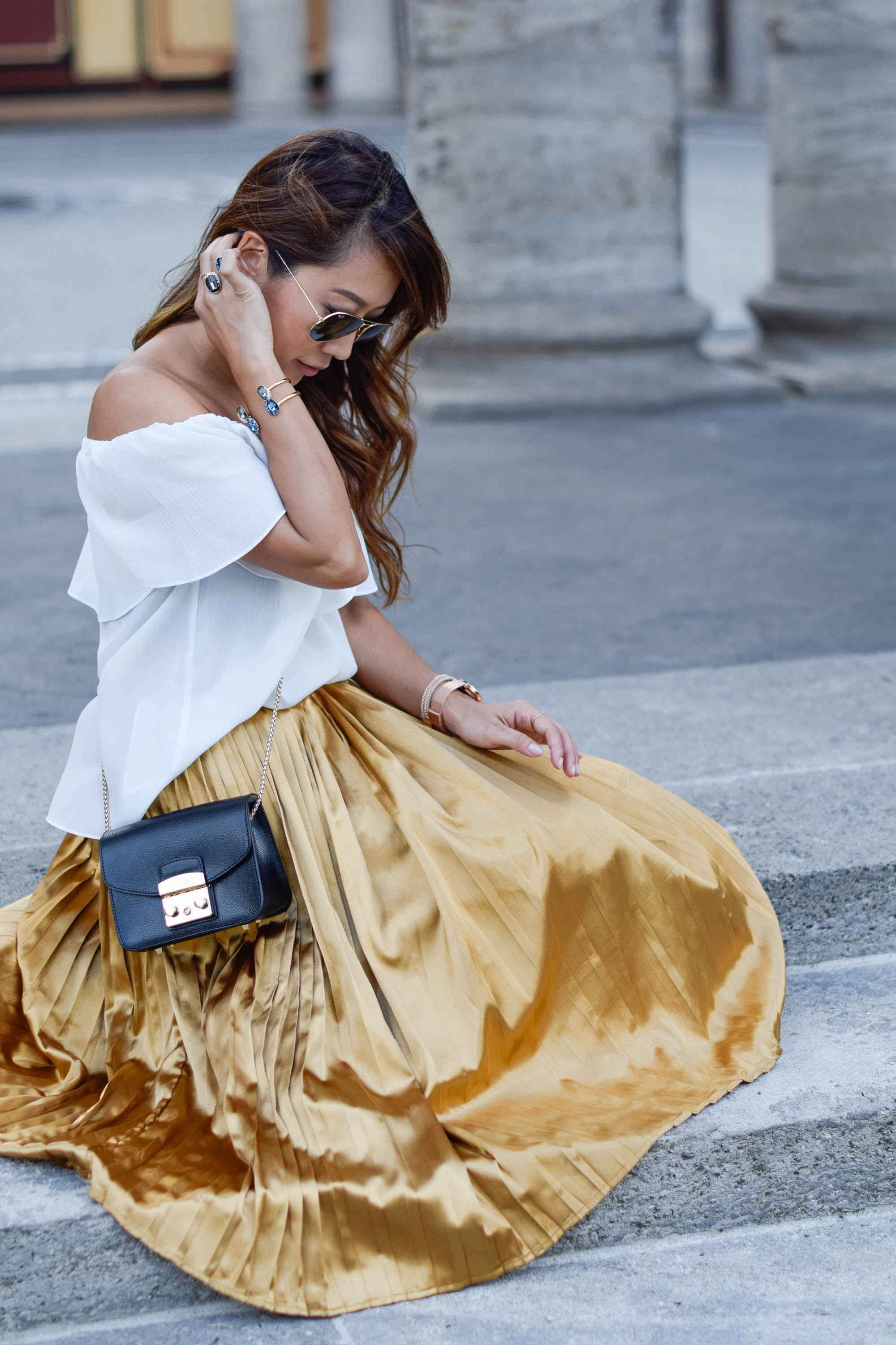theclassycloud gold pleated skirt offshoulder 9 von 18 The