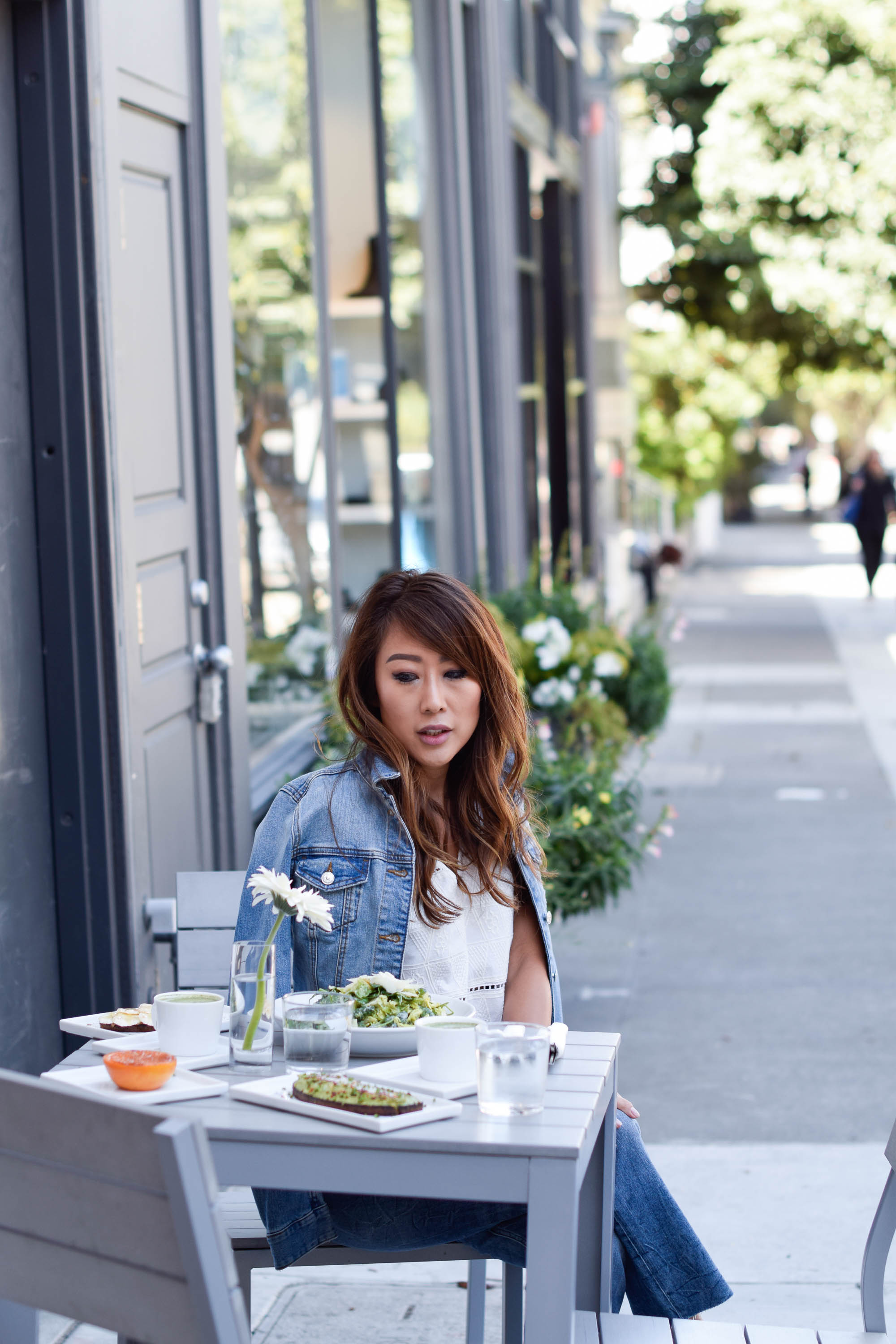 theclassycloud-white-blouse-flared-jeans-sanfrancisco (1 von 10)