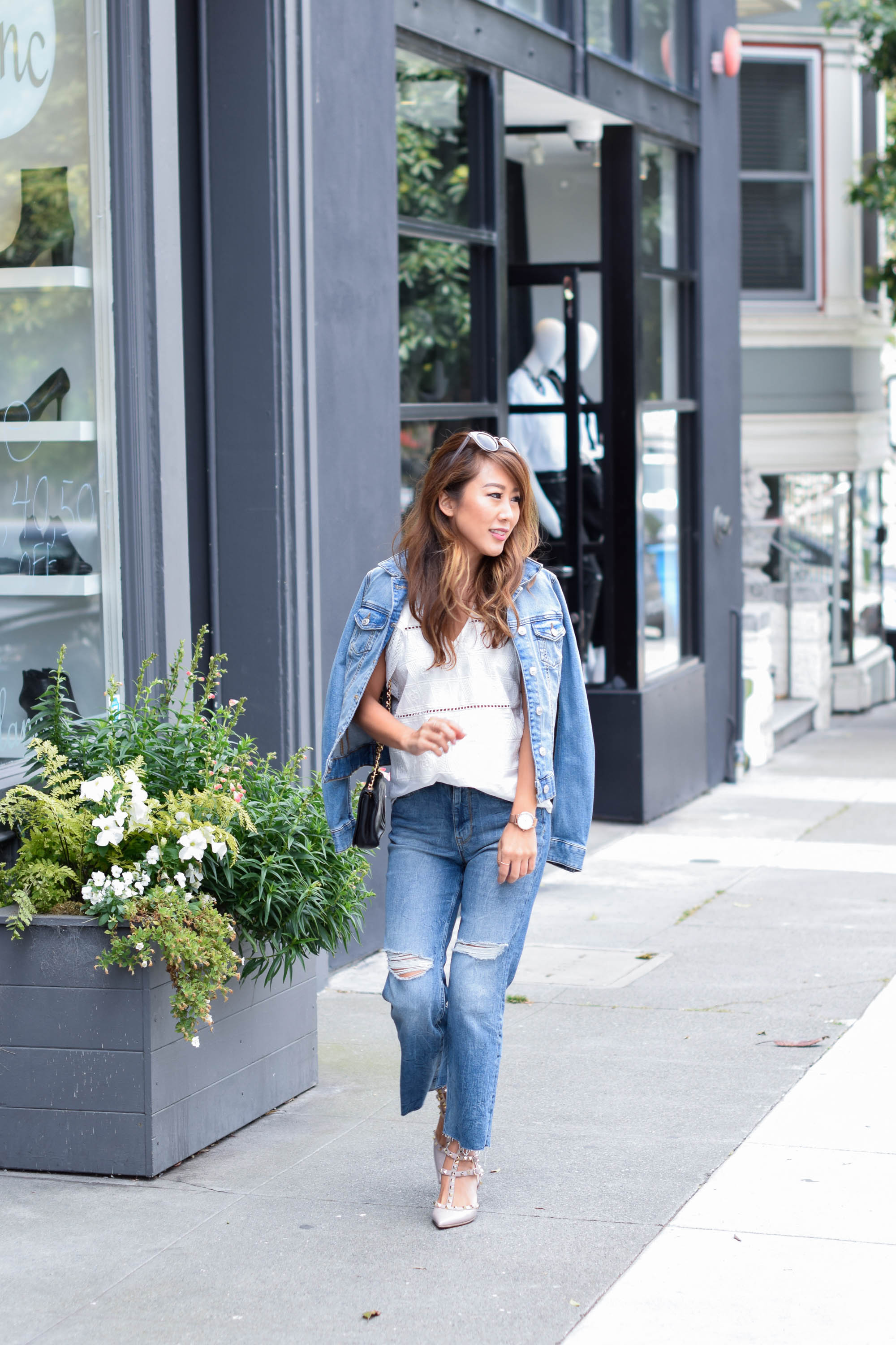 theclassycloud-white-blouse-flared-jeans-sanfrancisco (6 von 10)