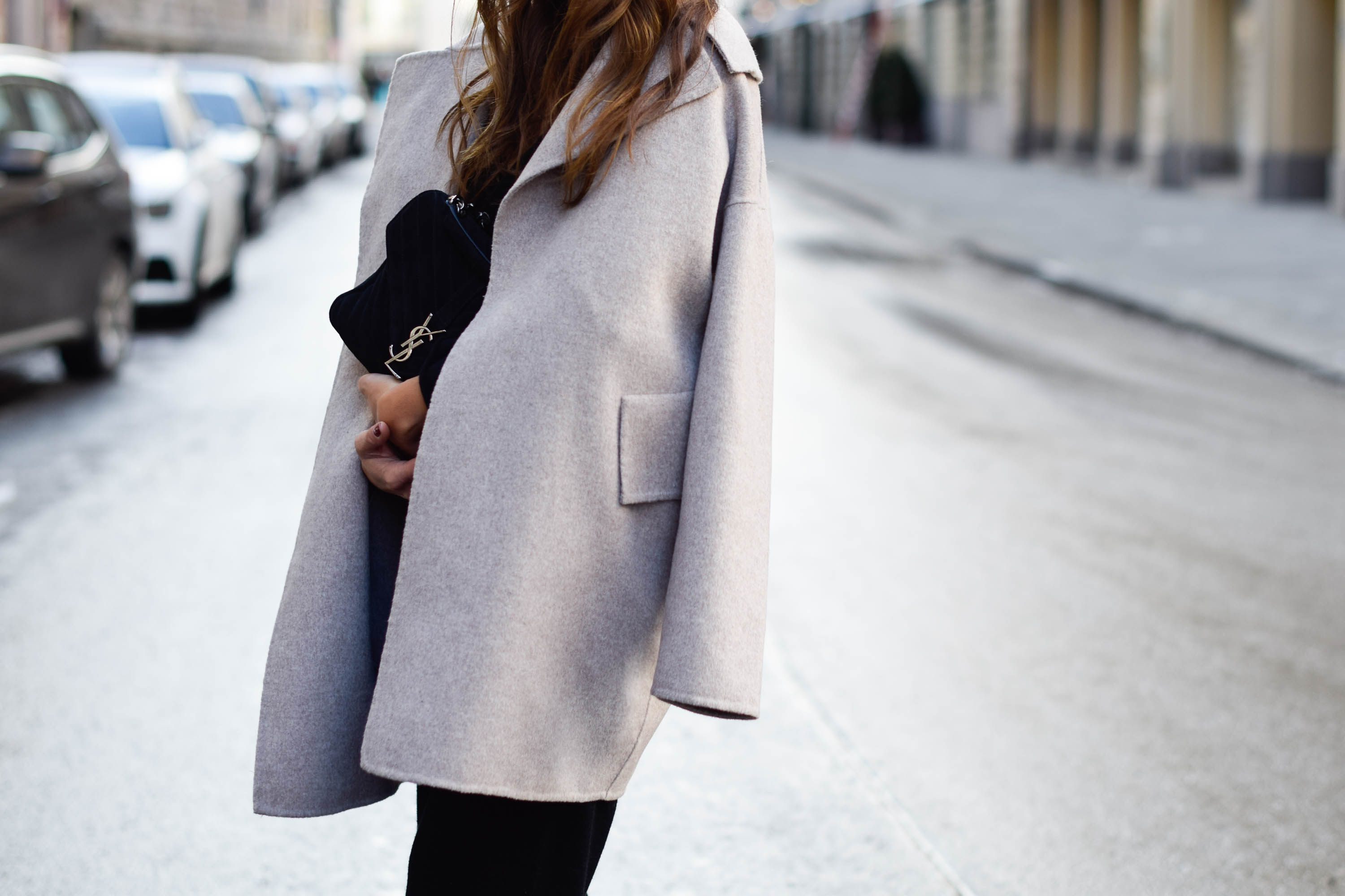 theclassycloud-beige-cashmere-coat-ysl-bag-louboutin (2 von 4)
