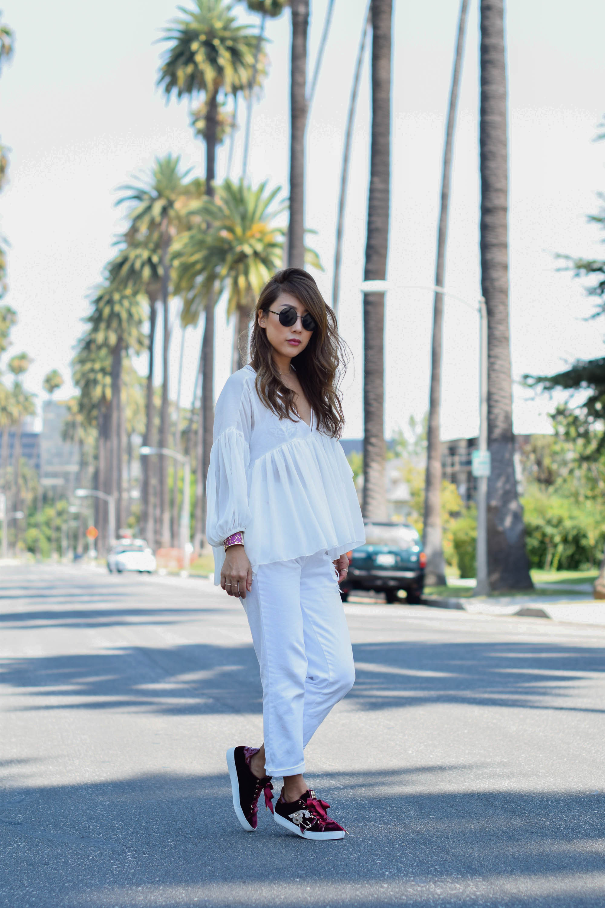 Outfit Hoegl Heart Beat Sneakers in White and Velvet The Classy